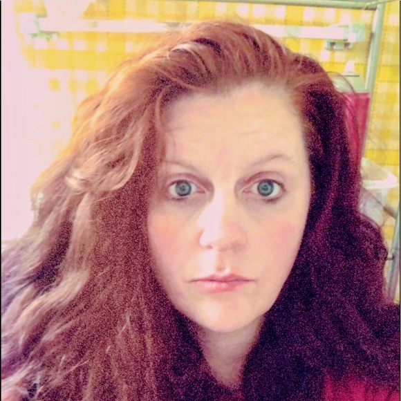 Meet your Posher, Donna - Picture 2 of 4